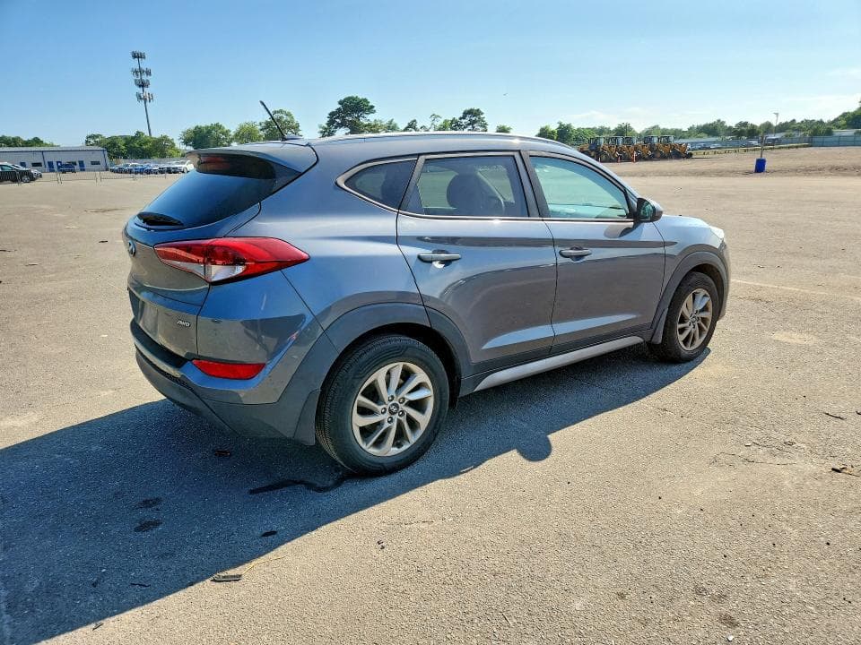 2017 HYUNDAI TUCSON SE 3
