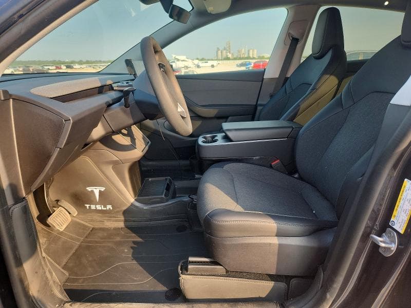 2026 TESLA MODEL Y 7