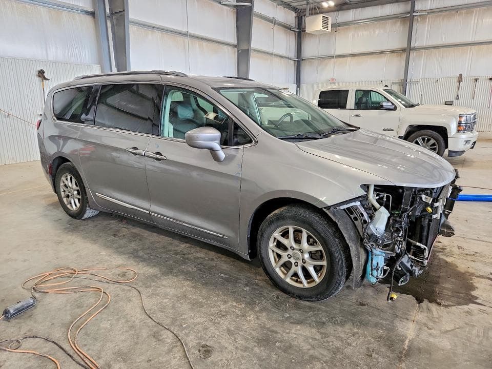 2020 CHRYSLER PACIFICA TOURING L 4
