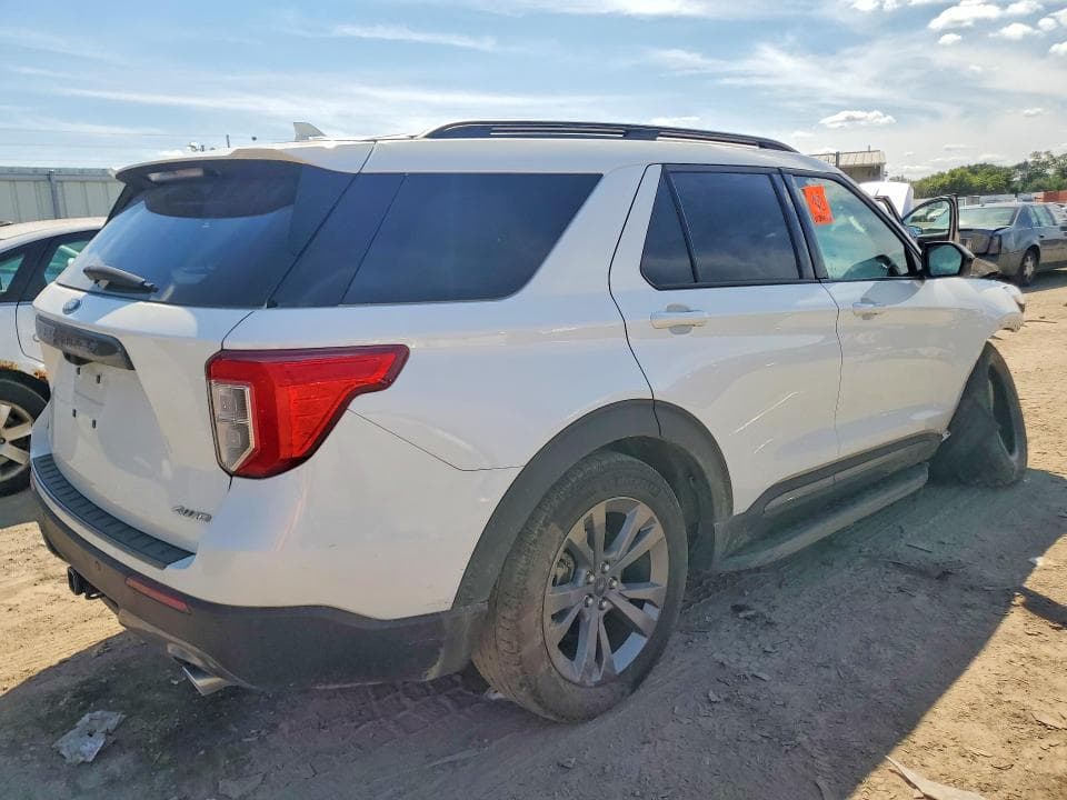 2023 FORD EXPLORER XLT 3