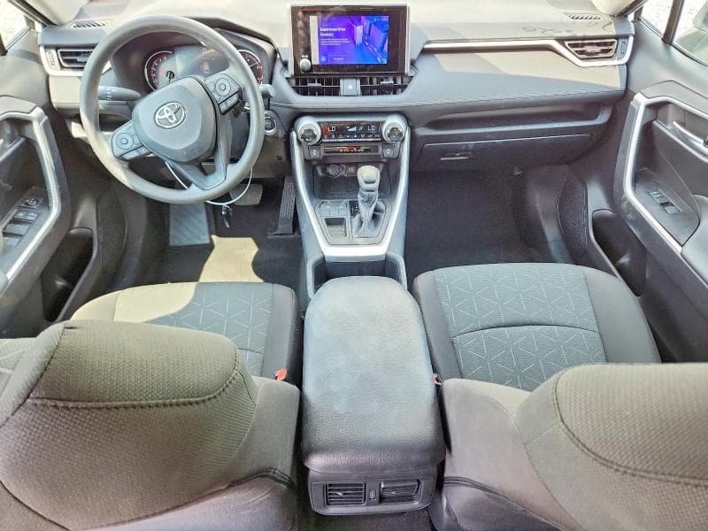 2023 TOYOTA RAV4 XLE 8