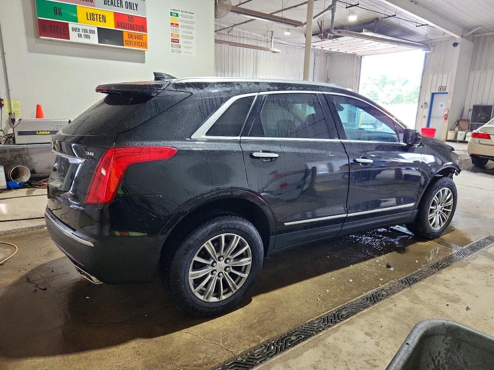 2017 CADILLAC XT5 LUXURY 3