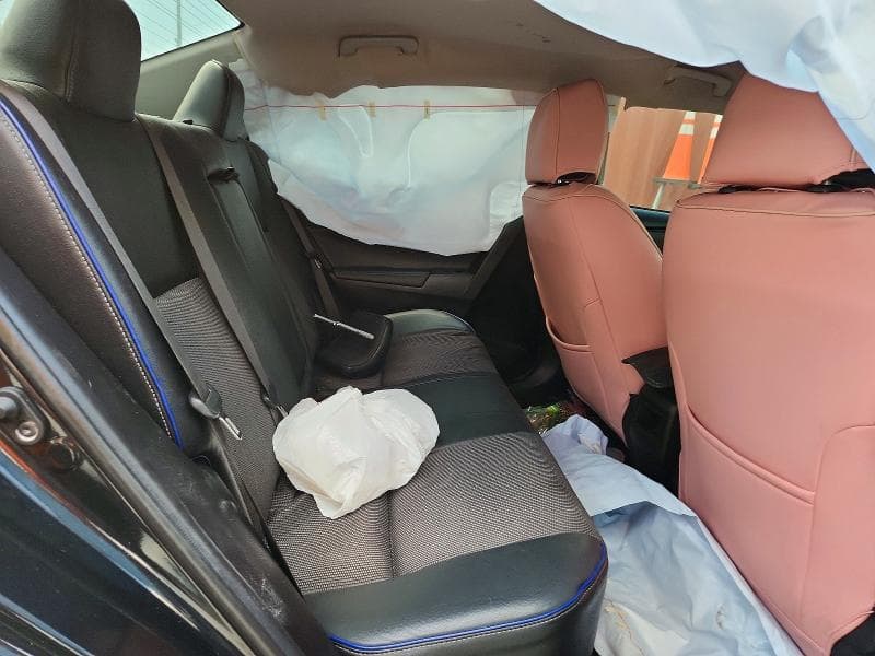 2019 TOYOTA COROLLA SE 10