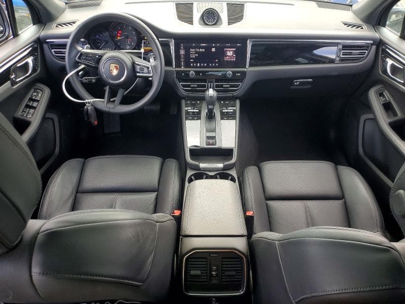 2025 PORSCHE MACAN BASE 8