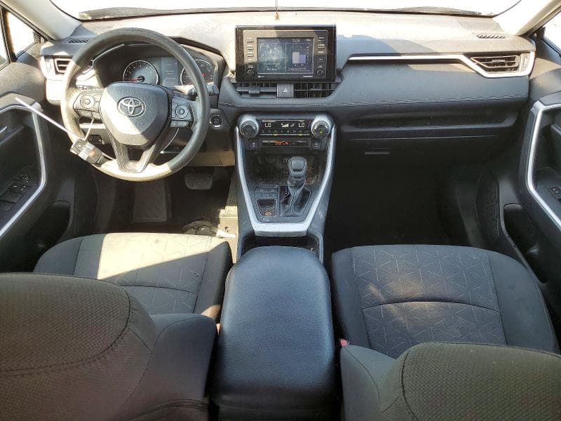 2021 TOYOTA RAV4 XLE 8