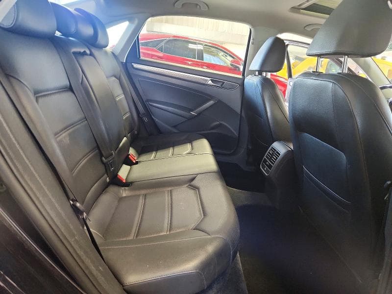 2018 VOLKSWAGEN PASSAT SE SE 10