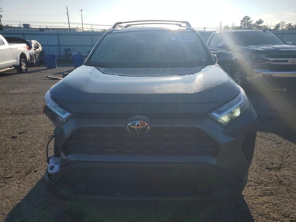2023 TOYOTA RAV4 XLE 5