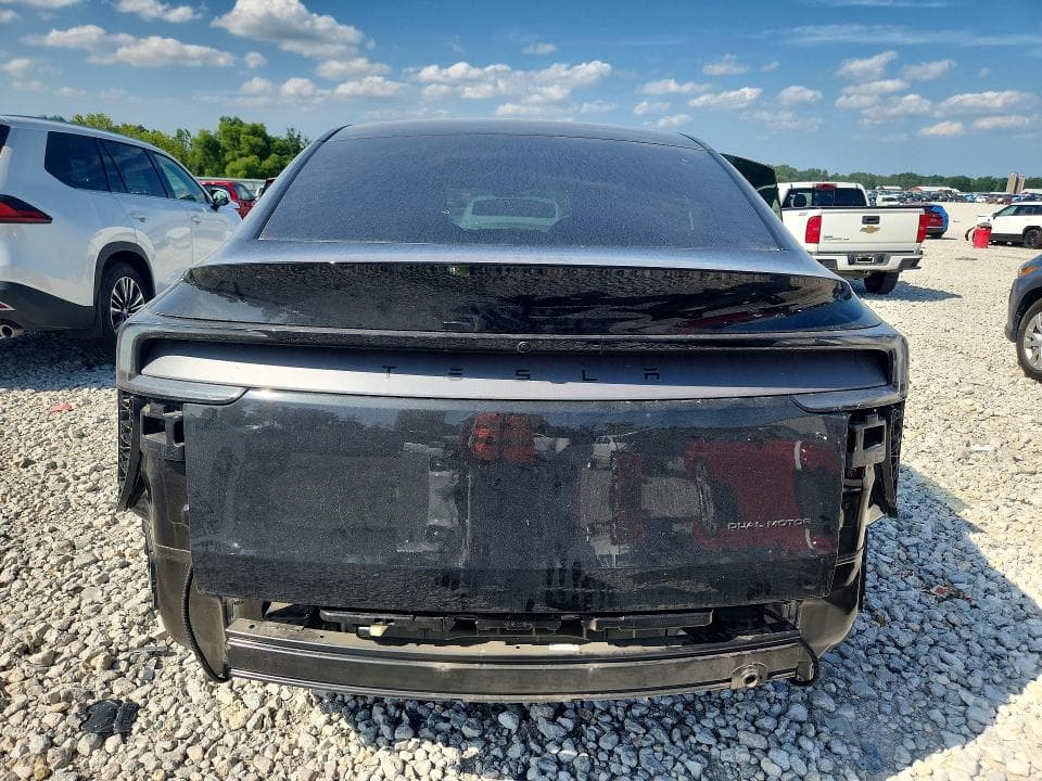2026 TESLA MODEL Y 6