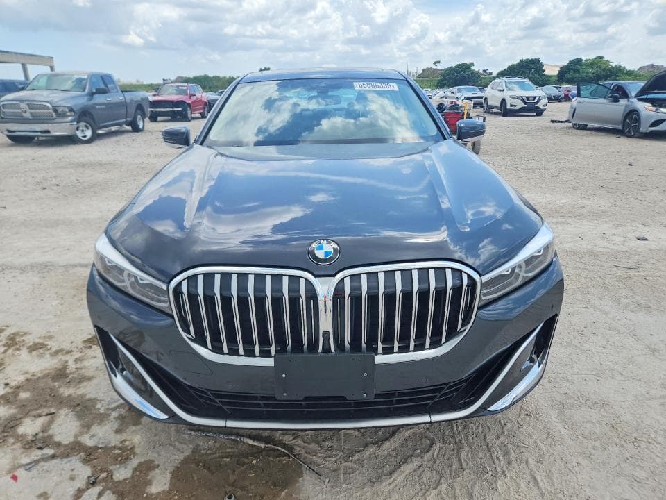 2022 BMW 750 XI 5