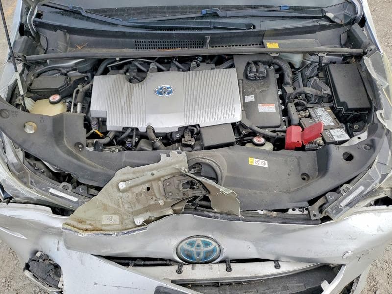 2017 TOYOTA PRIUS THREE 11