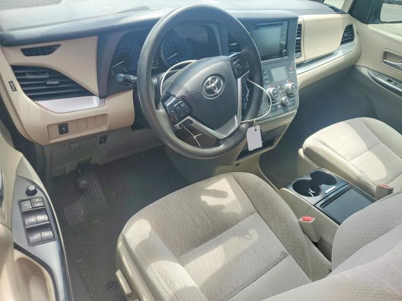 2020 TOYOTA SIENNA LE 8