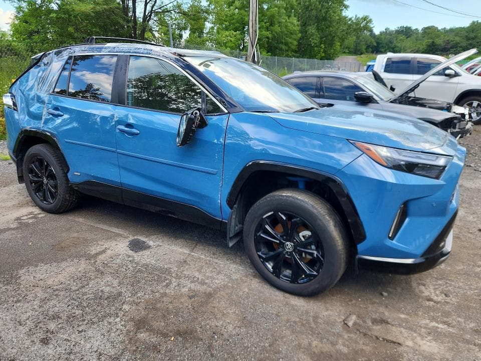 2024 TOYOTA RAV4 XSE 4