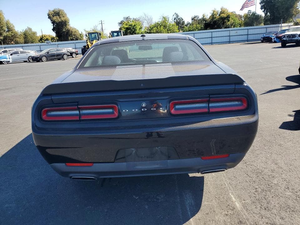2017 DODGE CHALLENGER SXT 6