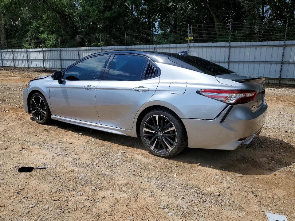 2019 TOYOTA CAMRY XSE 2