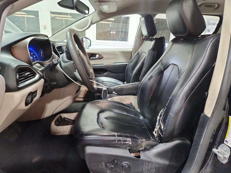 2020 CHRYSLER VOYAGER LXI 7