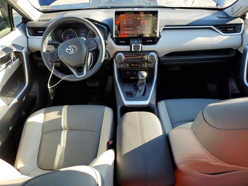 2022 TOYOTA RAV4 XLE PREMIUM 8