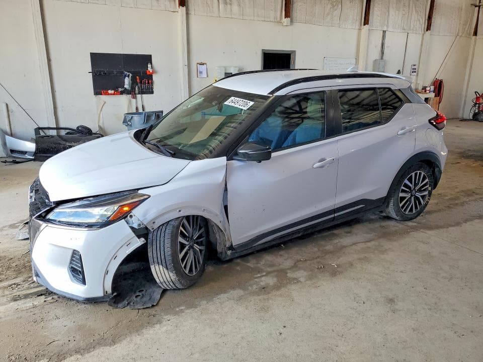 2021 NISSAN KICKS SR