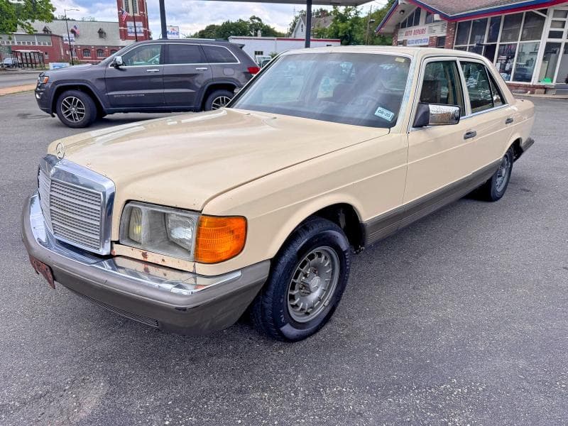 1982 MERCEDES-BENZ 300 SD 2