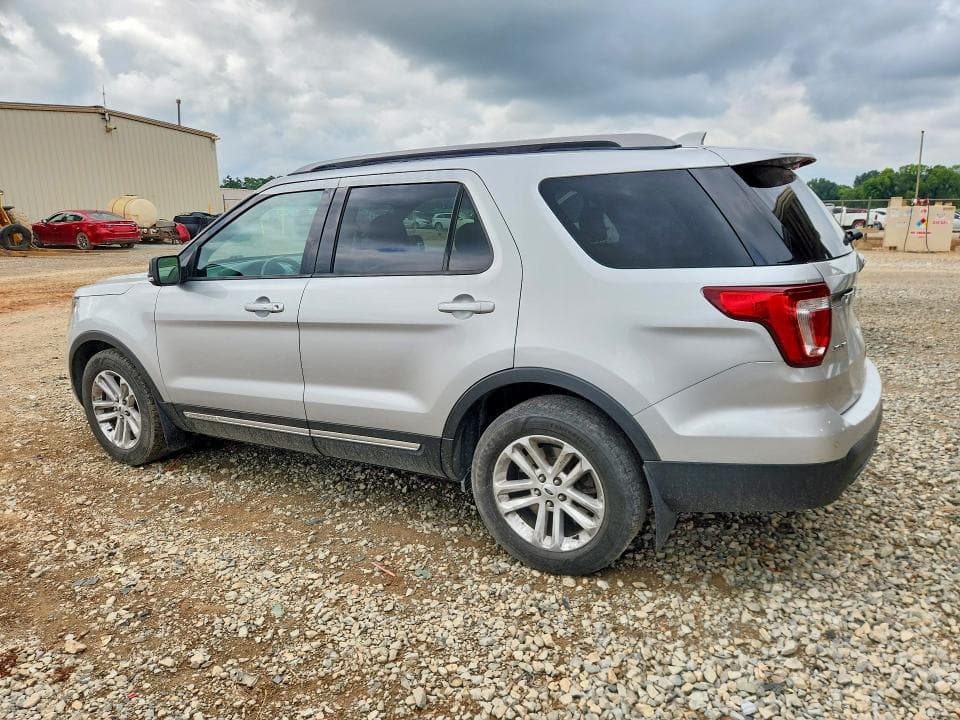 2017 FORD EXPLORER XLT 2