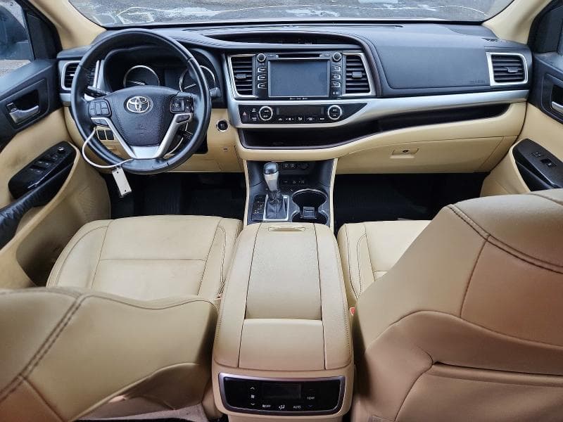 2018 TOYOTA HIGHLANDER XLE 8