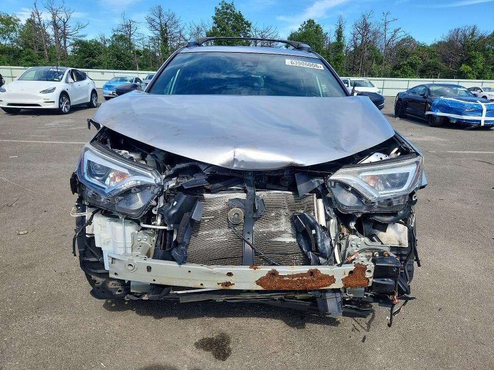2018 TOYOTA RAV4 SE 5