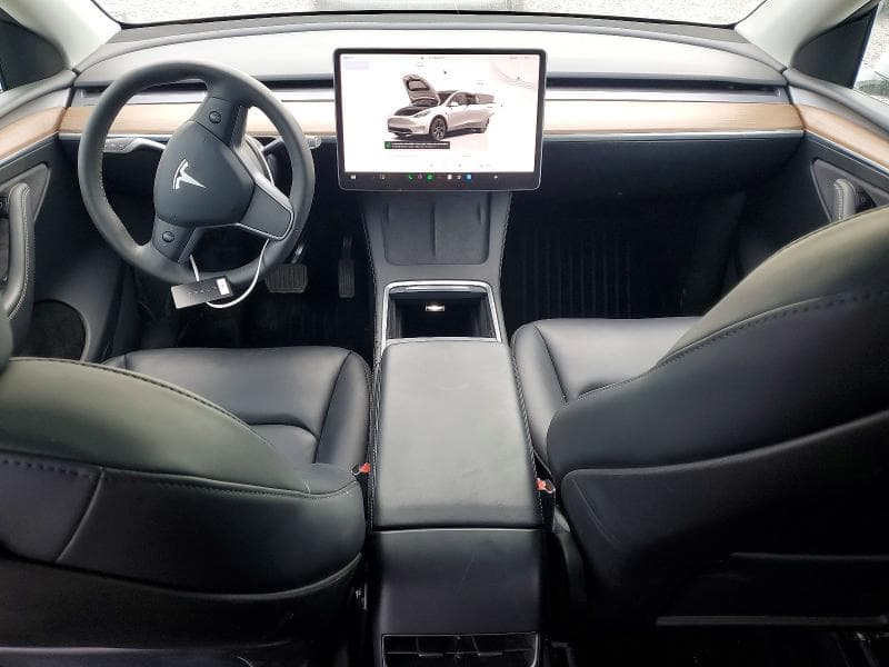 2024 TESLA MDL Y 8