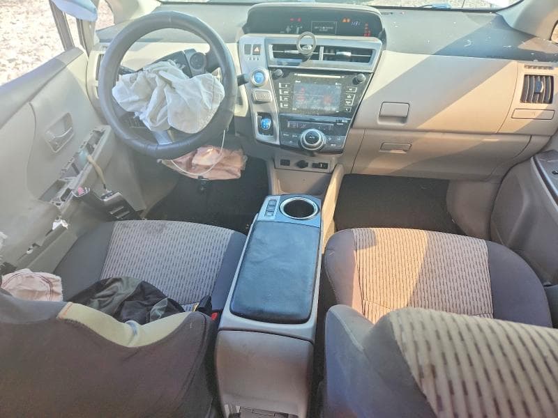 2017 TOYOTA PRIUS V THREE 8