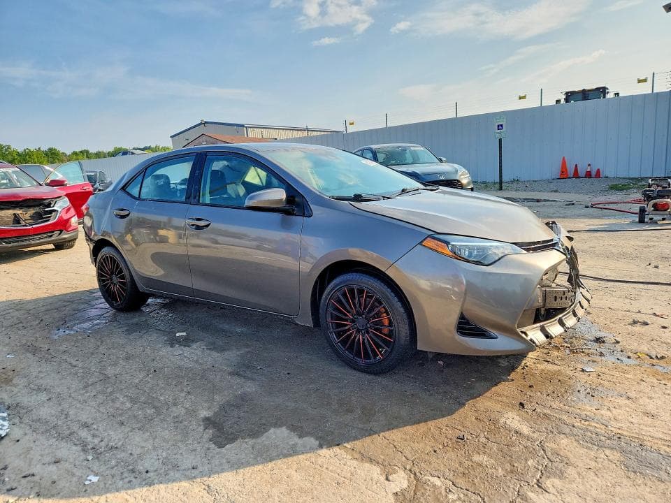 2018 TOYOTA COROLLA LE 4