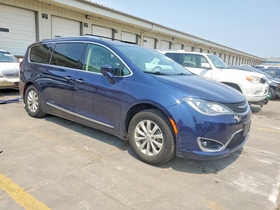 2018 CHRYSLER PACIFICA TOURING L 4