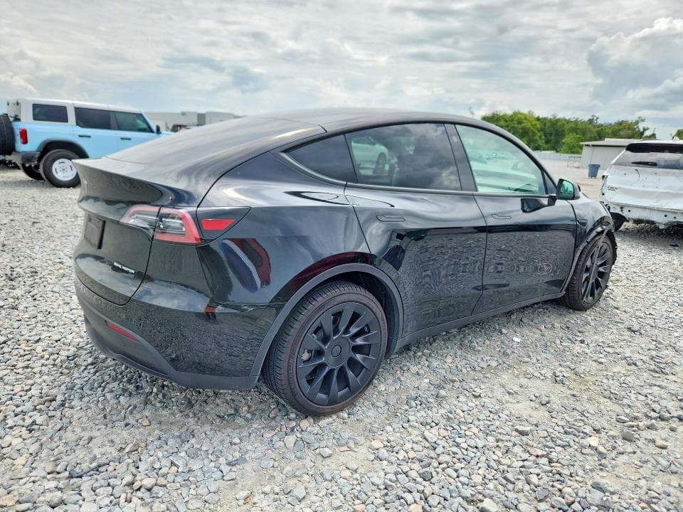 2023 TESLA MODEL Y 3