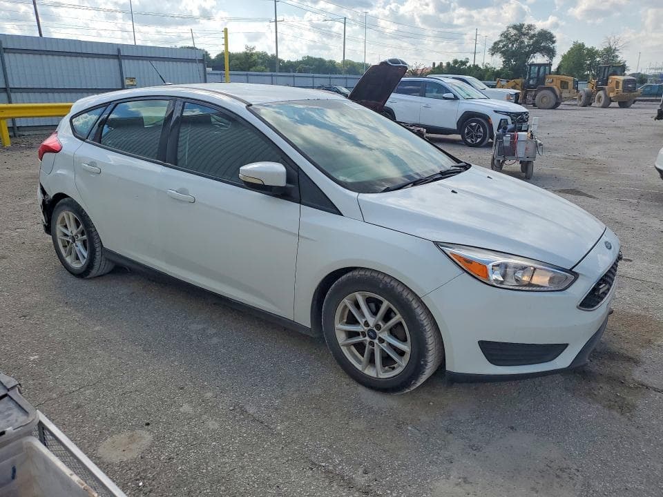 2017 FORD FOCUS SE 4