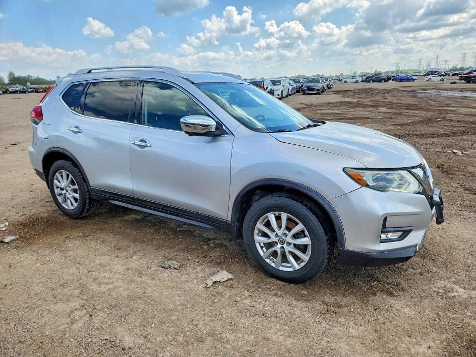 2017 NISSAN ROGUE SV 4