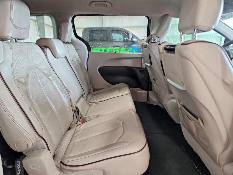 2018 CHRYSLER PACIFICA LIMITED 11