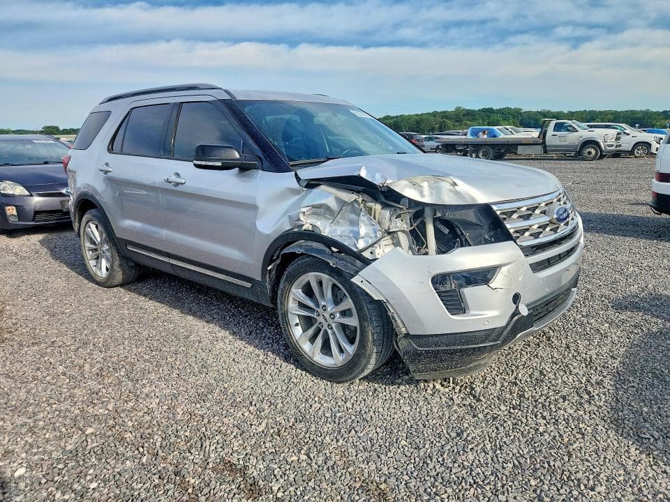2018 FORD EXPLORER XLT 4