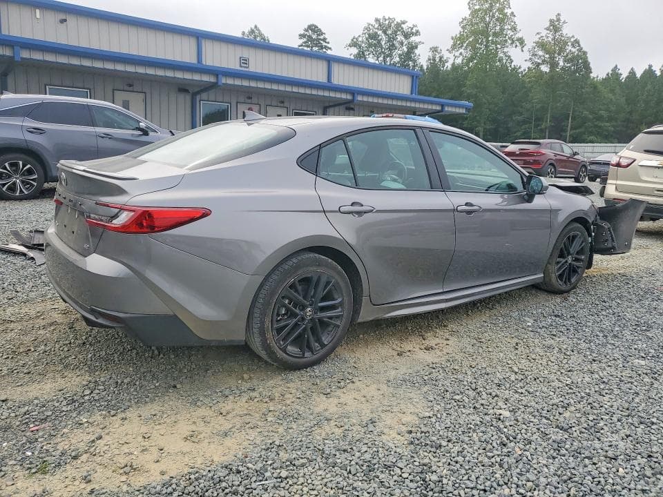 2025 TOYOTA CAMRY SE 3