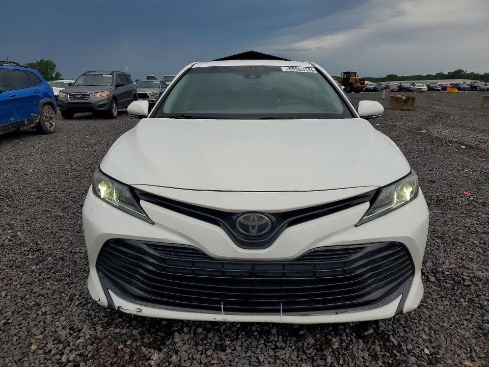 2018 TOYOTA CAMRY LE 5