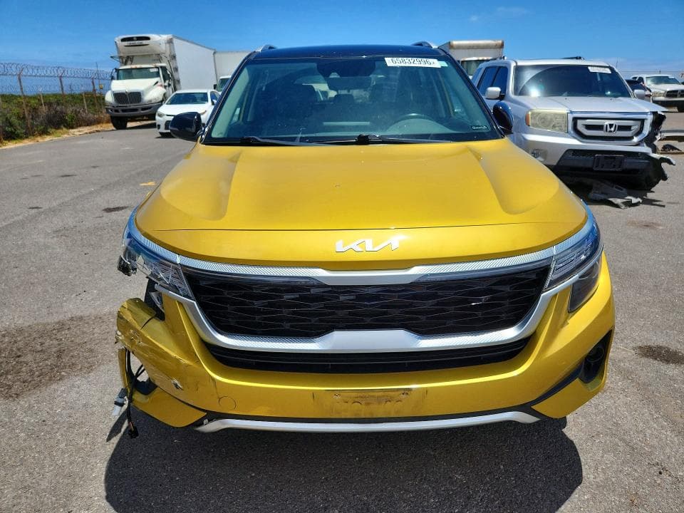 2022 KIA SELTOS S 5