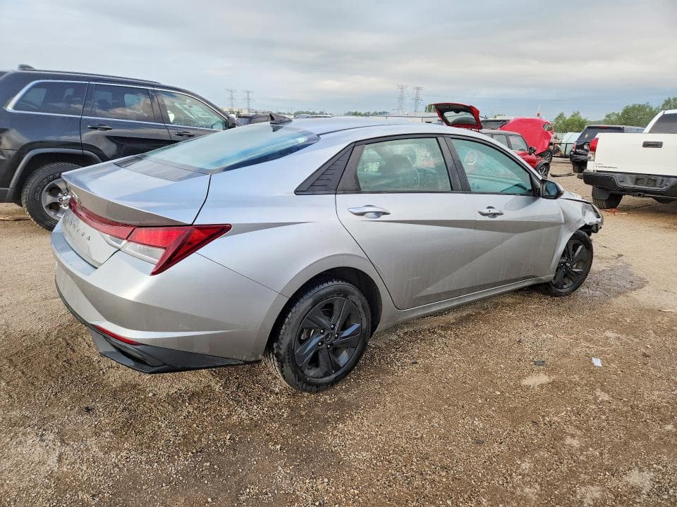 2021 HYUNDAI ELANTRA SEL 3
