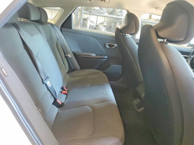 2025 KIA K4 LXS 10