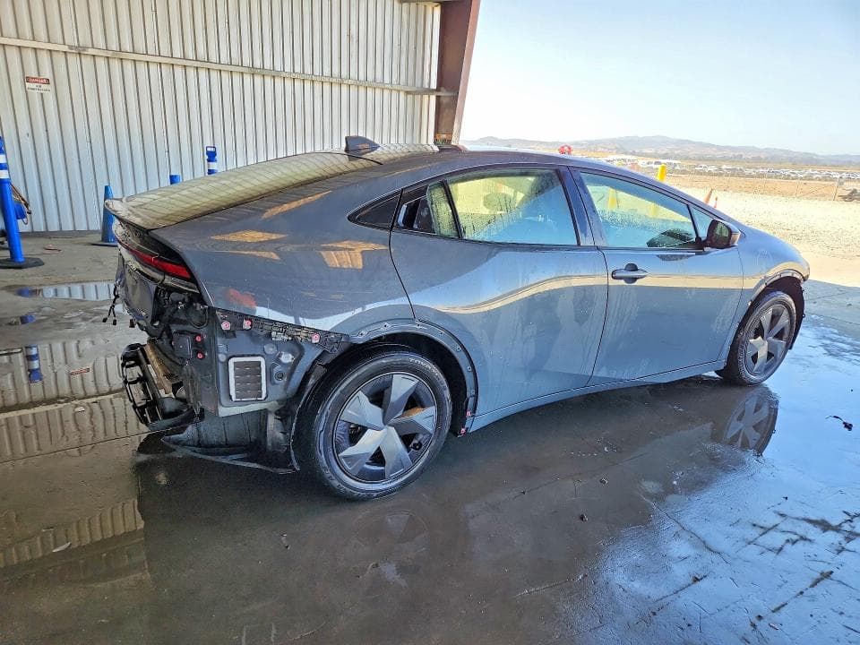 2024 TOYOTA PRIUS LE 3