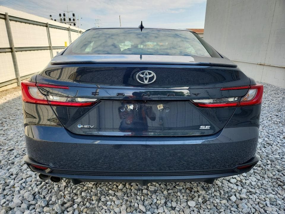 2025 TOYOTA CAMRY SE 6