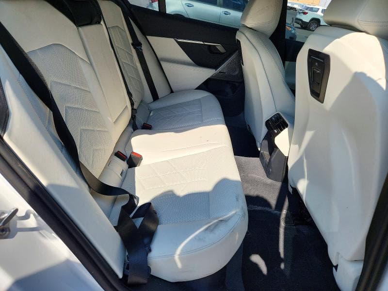 2024 BMW 540 XI 10