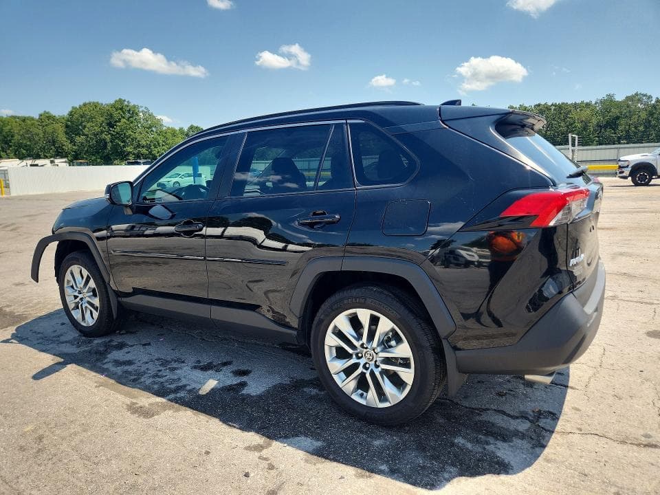 2025 TOYOTA RAV4 XLE PREMIUM 2
