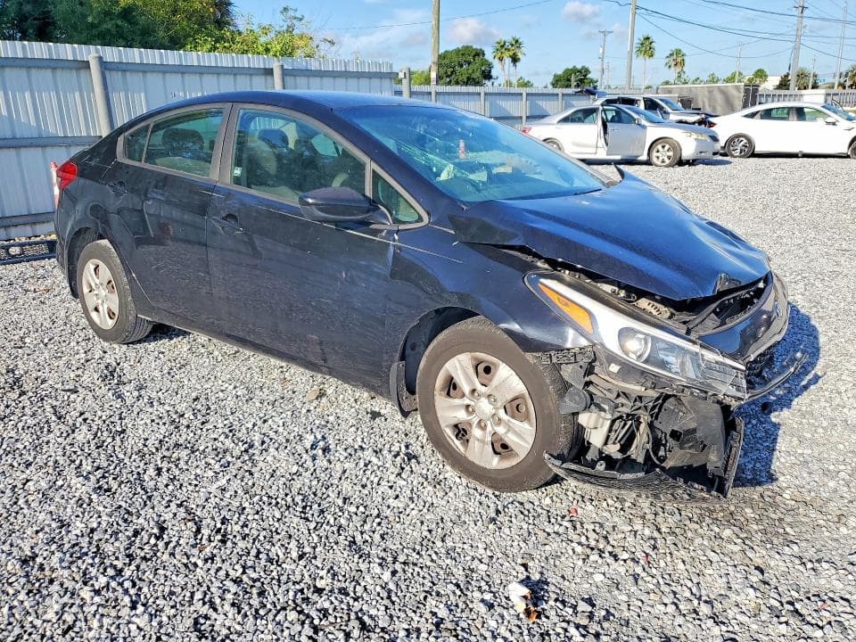 2017 KIA FORTE LX 4