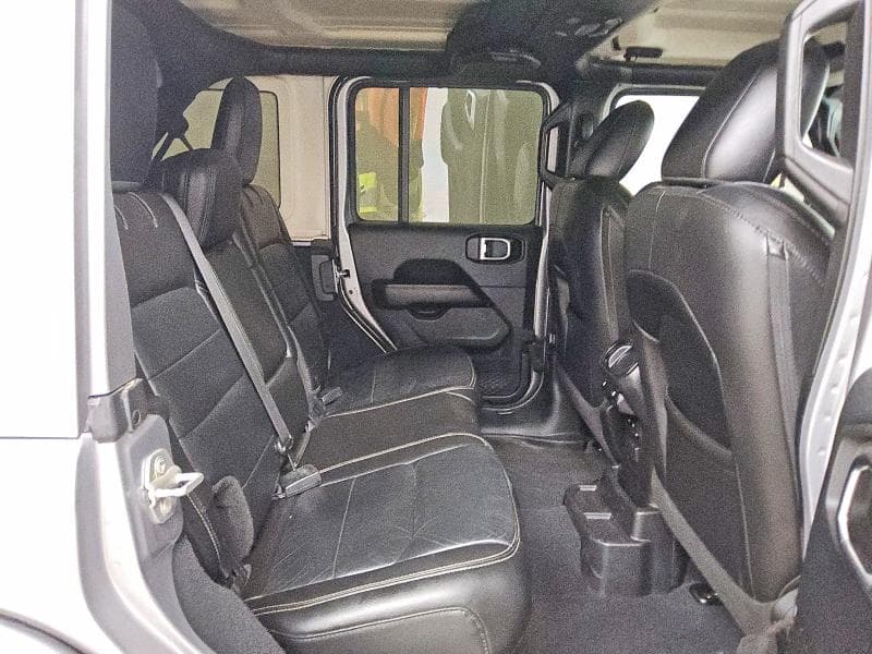 2018 JEEP WRANGLER UNLIMITED SAHARA 11