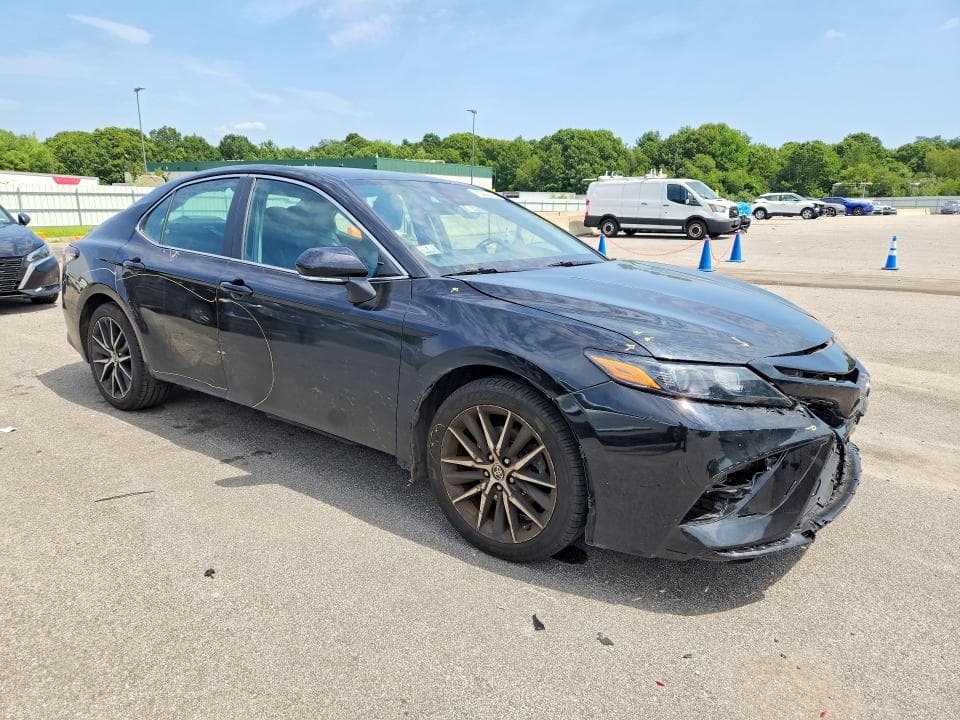 2023 TOYOTA CAMRY SE 4