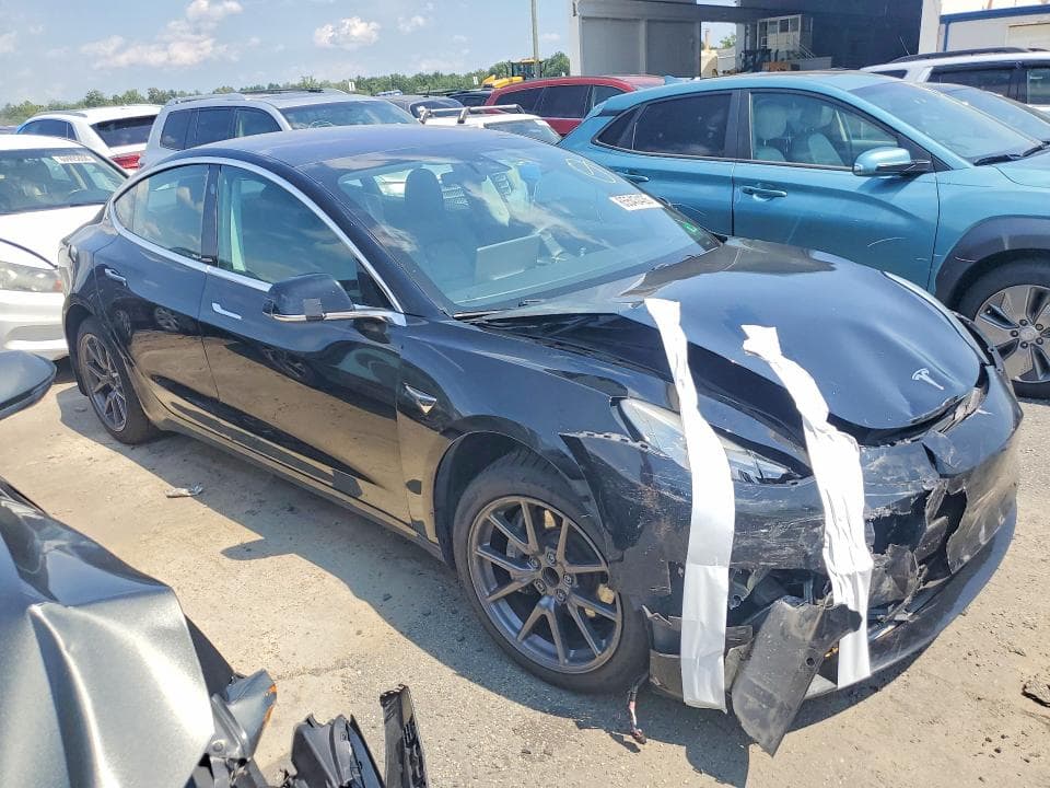 2018 TESLA MODEL 3 4