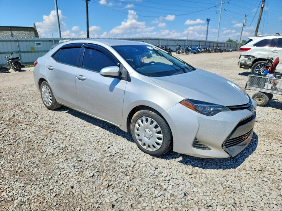 2017 TOYOTA COROLLA LE 4