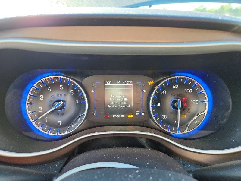 2024 CHRYSLER VOYAGER LX 9