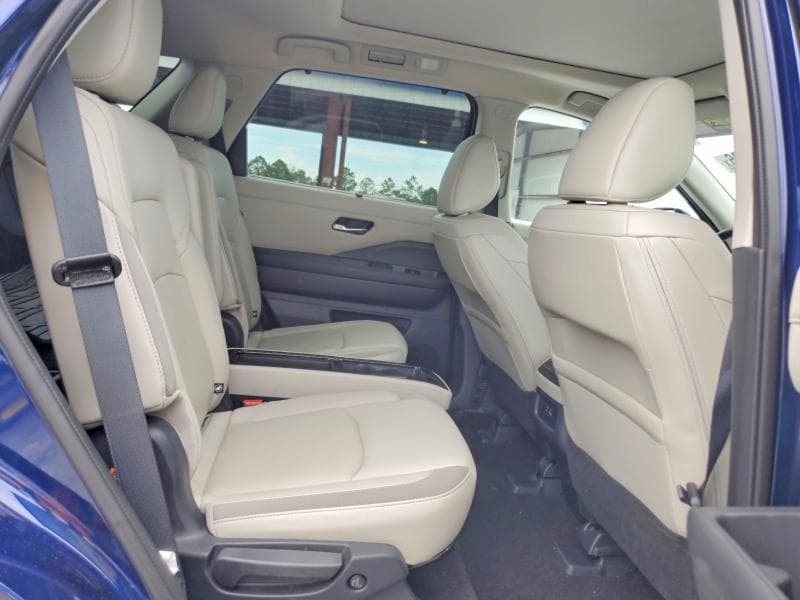 2024 NISSAN PATHFINDER SL 11